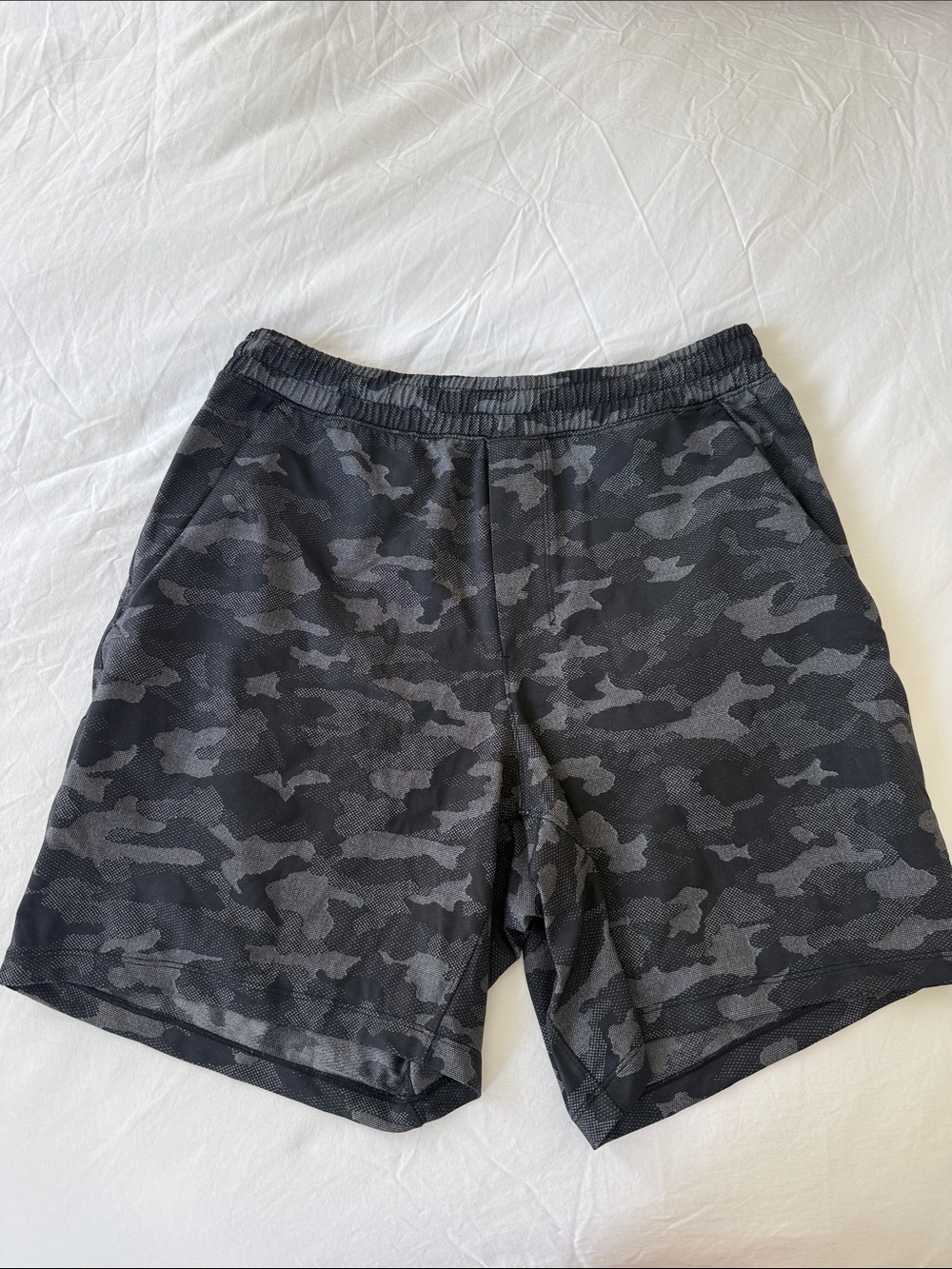 lululemon athletica Men's Dark Gray Camo Athletic Shorts